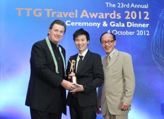 Vathanai Vathanakul (centre), VP Royal Cliff Hotels Group smiles with pride as he receives the prestigious TTG Hall of Fame award from Martin Craig (left), CEO, PATA and Michael Chow (right), TTG Travel Trade Publishing, Group Publisher. The Royal Cliff Hotels Group was once again inducted into the prestigious TTG Hall of Fame at the 23rd Annual TTG Travel Awards 2012 Awards Ceremony & Gala Dinner held recently in Bangkok.